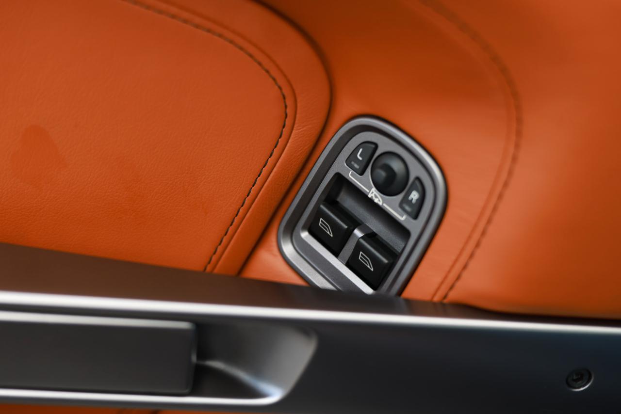 Aston Martin DB9  2006