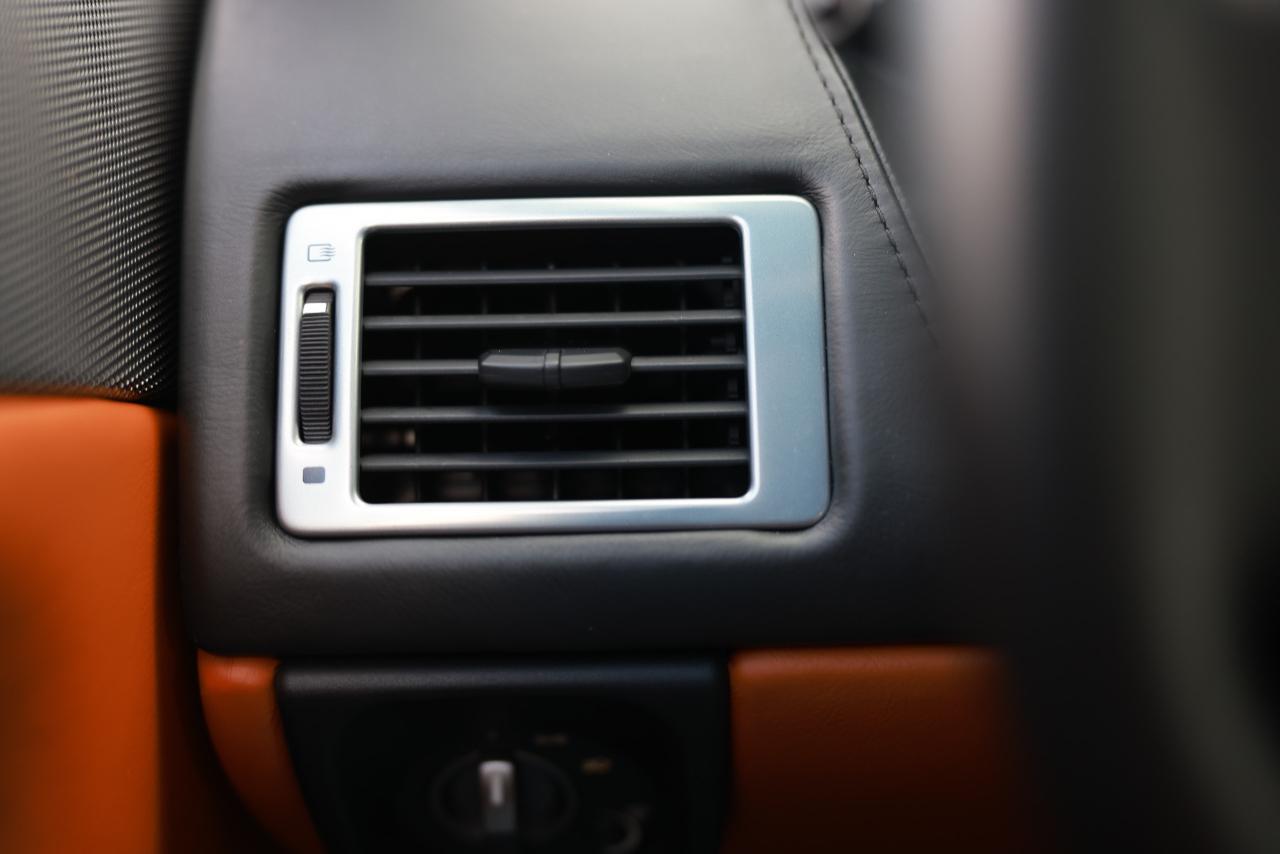 Aston Martin DB9  2006