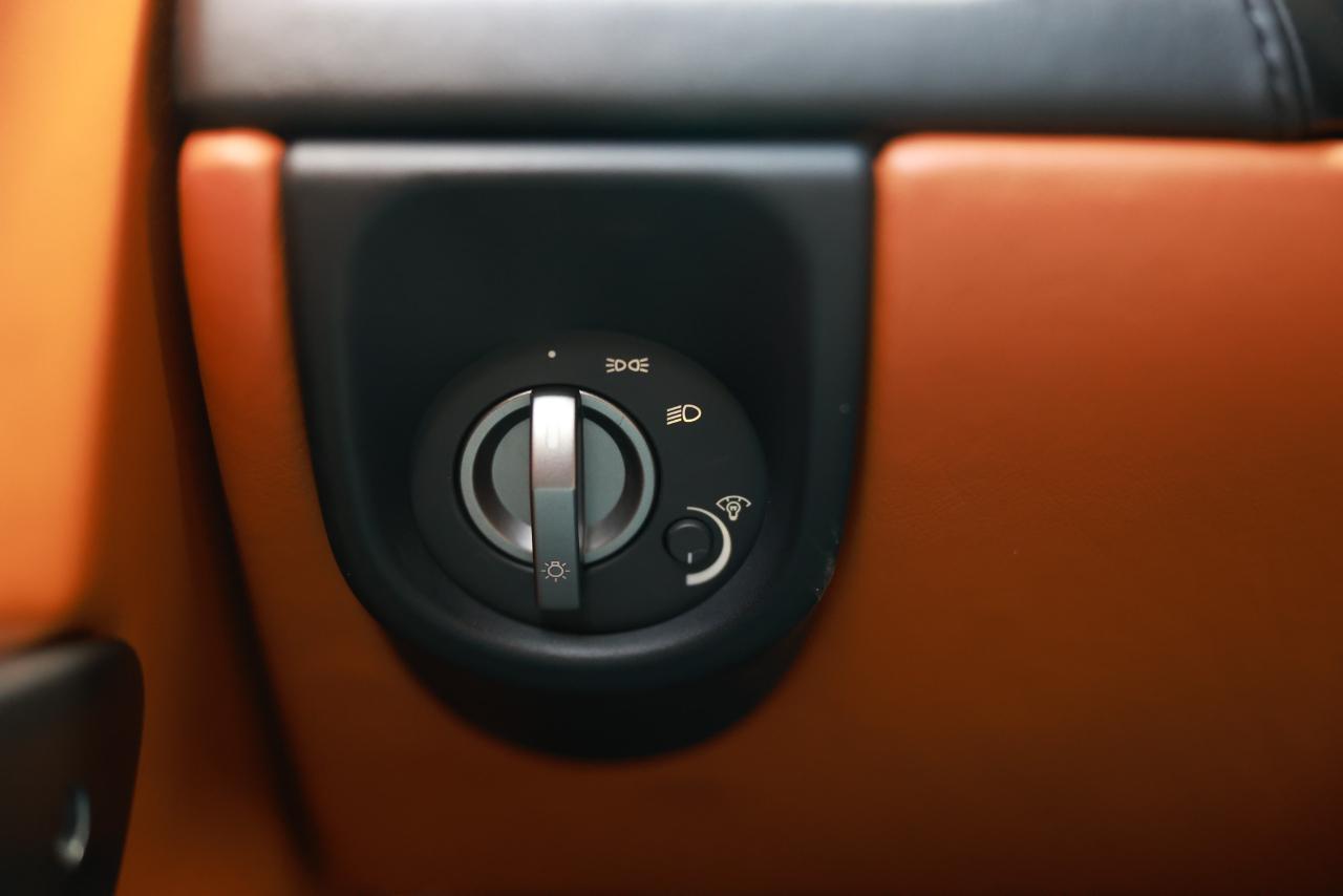 Aston Martin DB9  2006