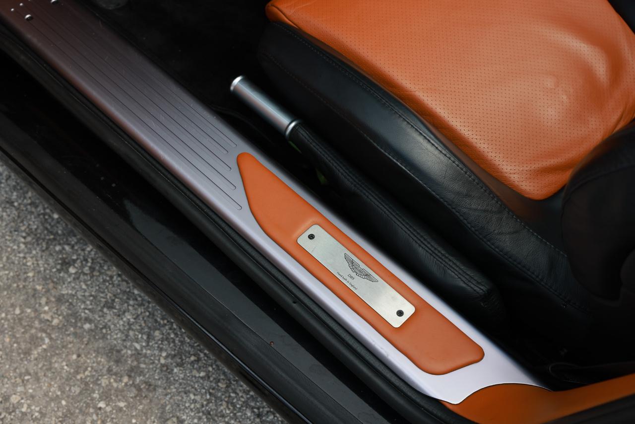Aston Martin DB9  2006