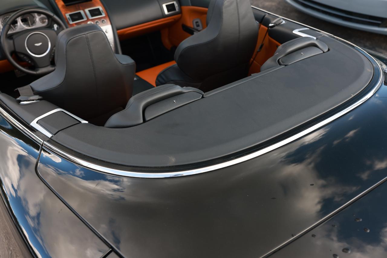 Aston Martin DB9  2006
