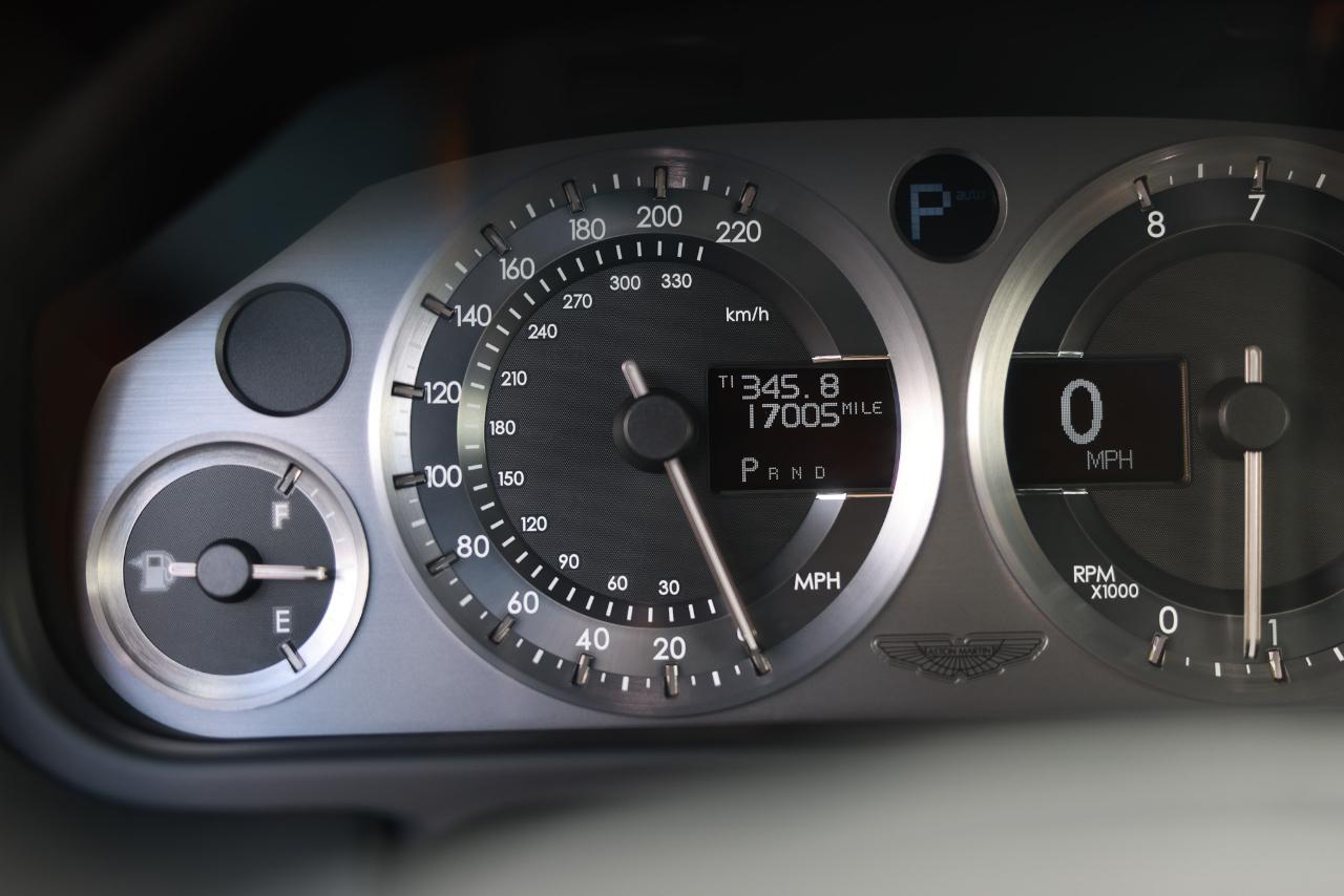 Aston Martin DB9  2006