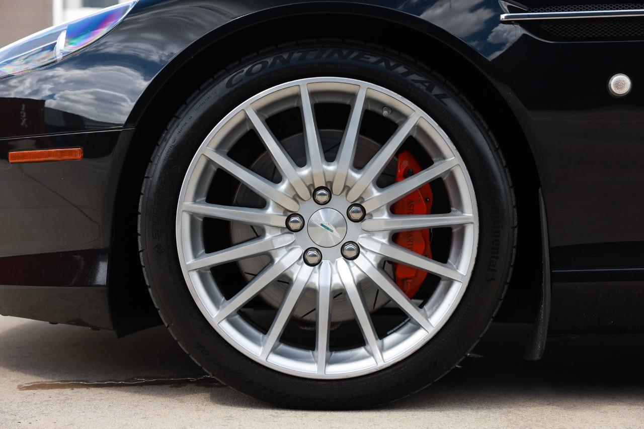 Aston Martin DB9  2006