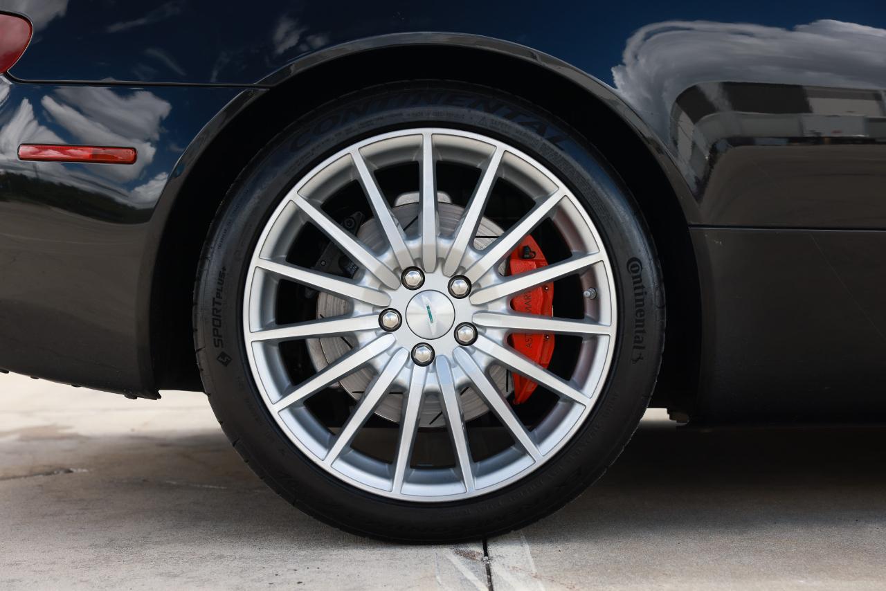 Aston Martin DB9  2006