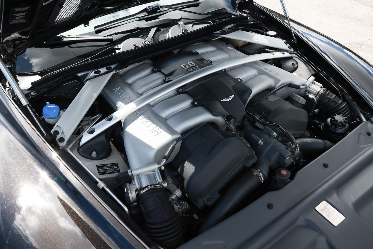 Aston Martin DB9  2006