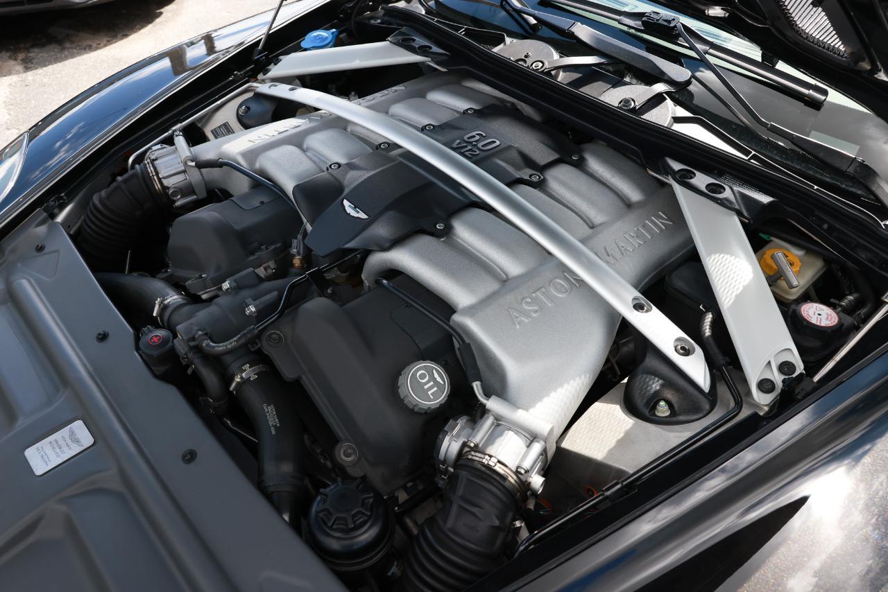 Aston Martin DB9  2006