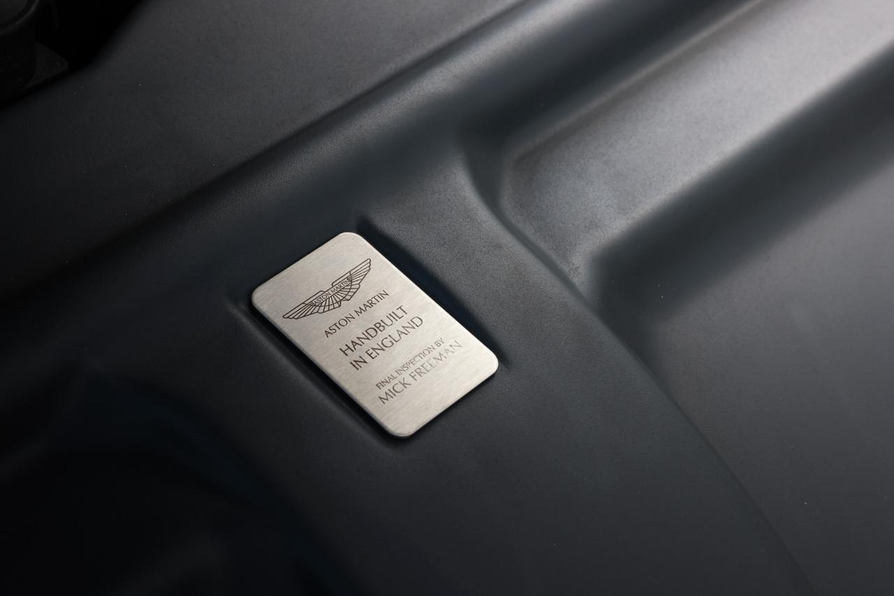 Aston Martin DB9  2006