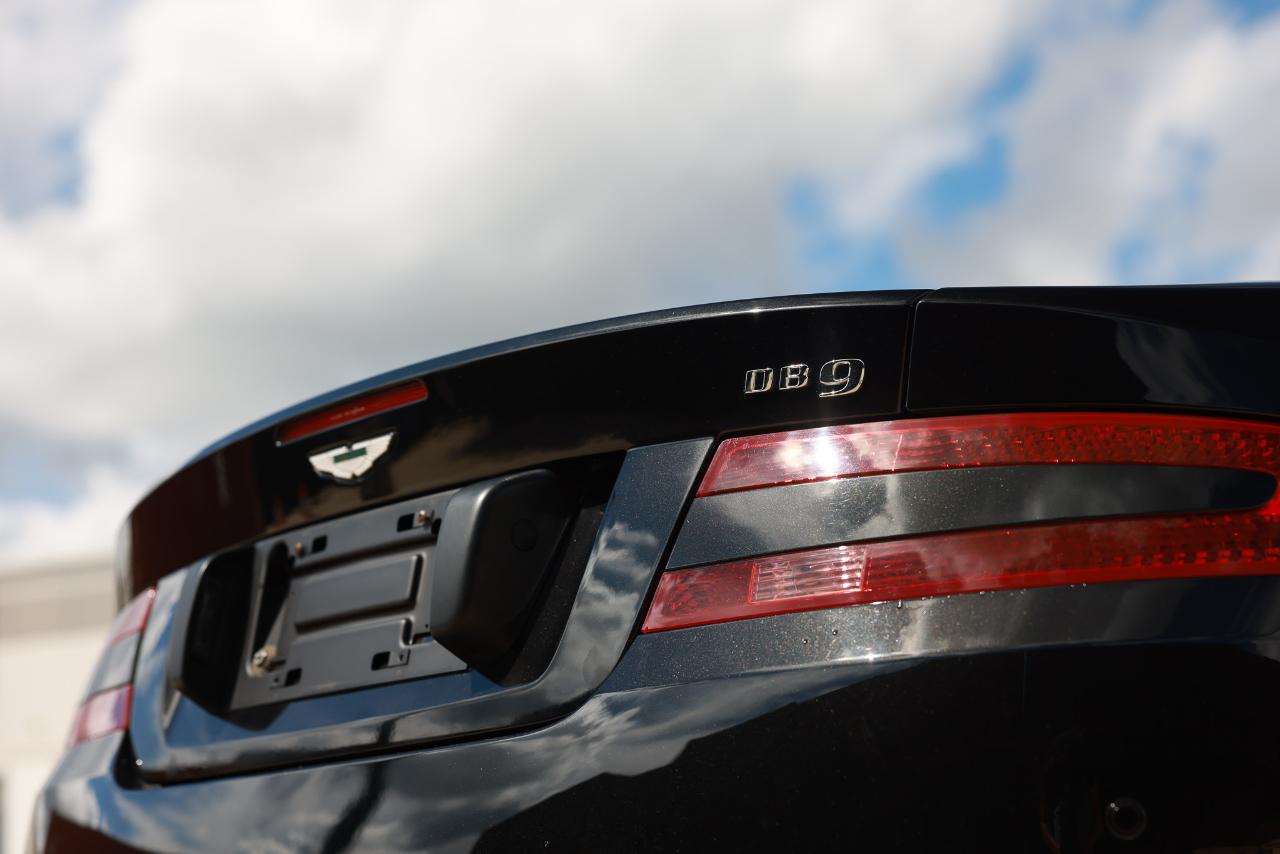 Aston Martin DB9  2006