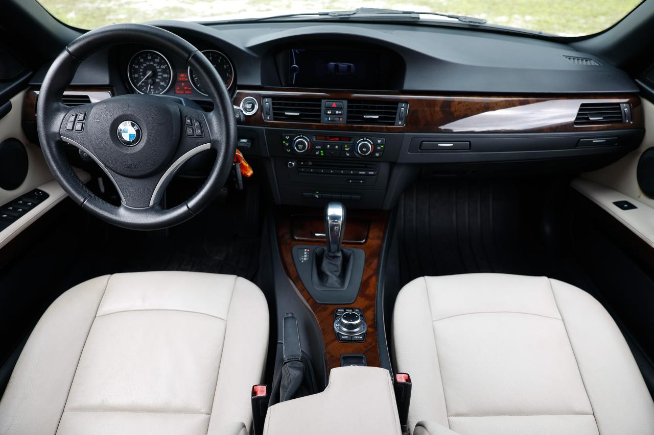 BMW 328i photo 2