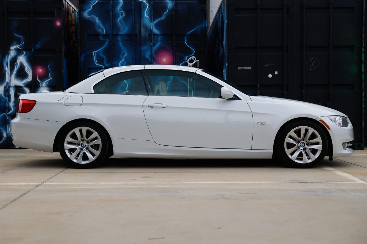 BMW 328i photo 13