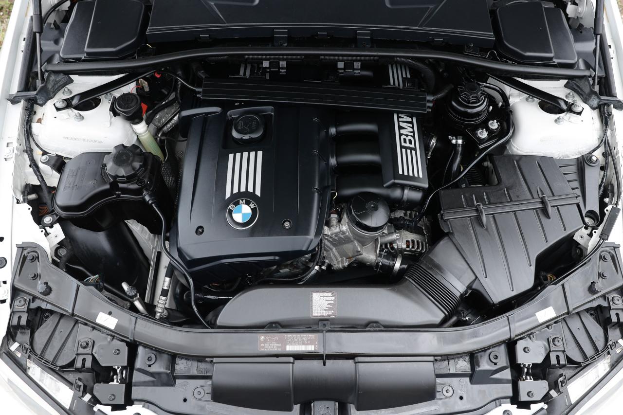 BMW 328i photo 20