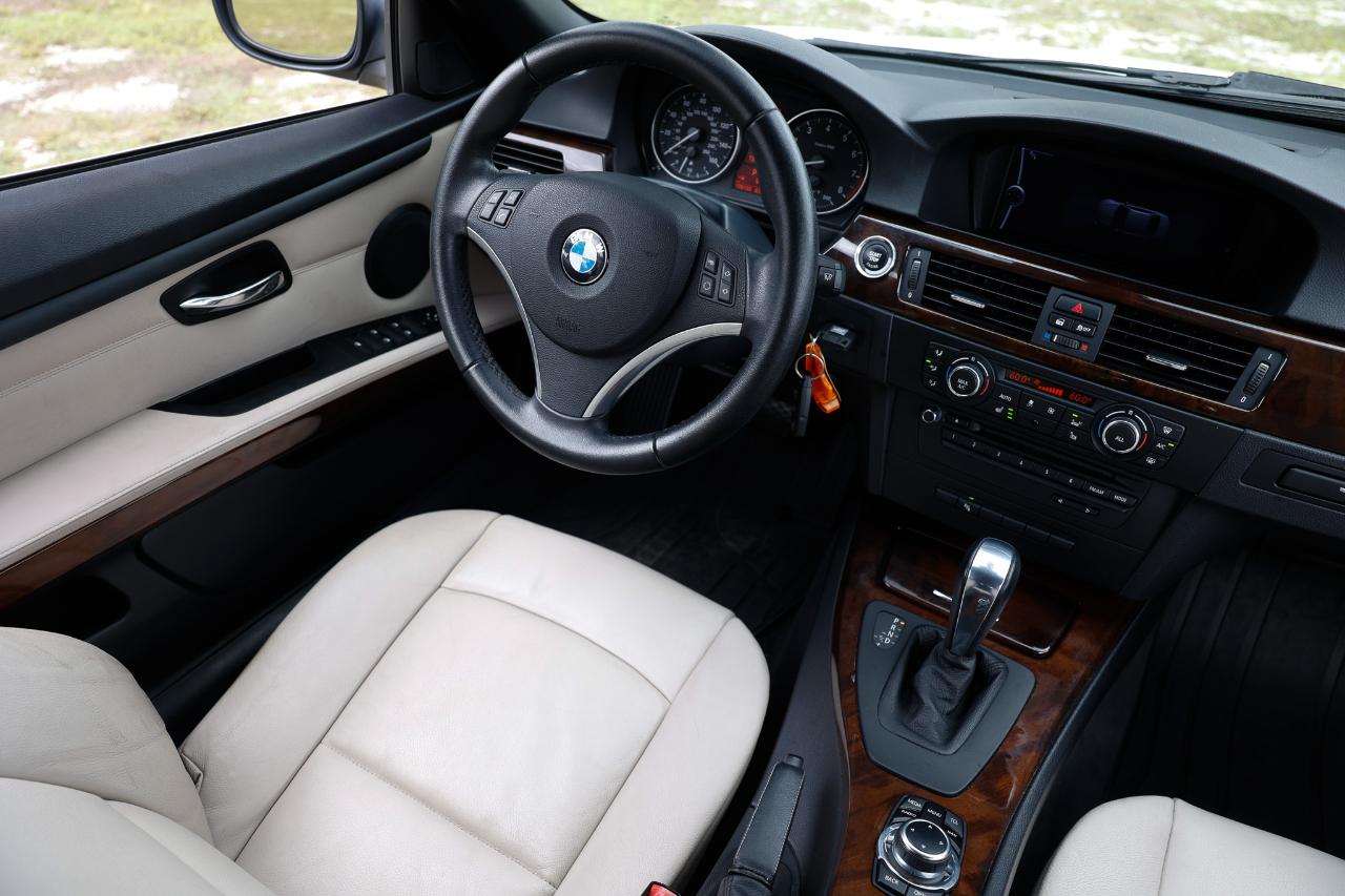 BMW 328i photo 21