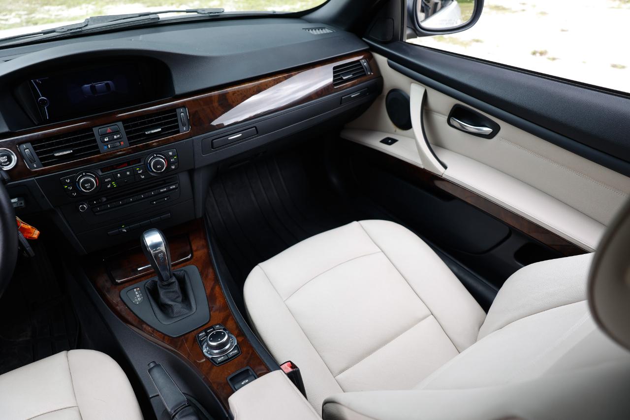 BMW 328i photo 22
