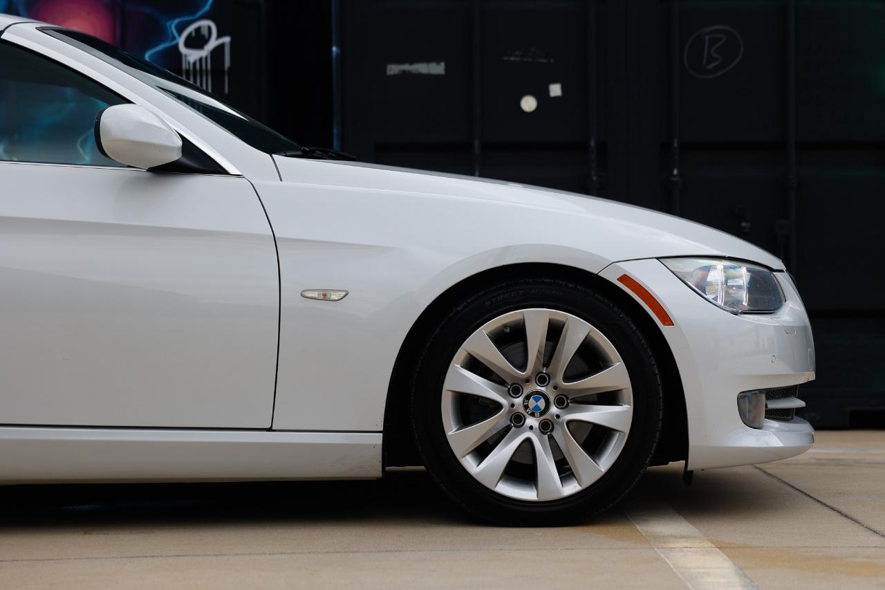 BMW 328i photo 24