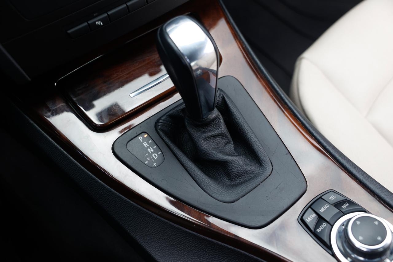 BMW 328i photo 39