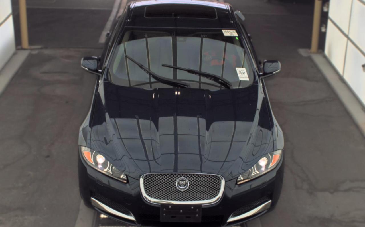 Jaguar XF  2012