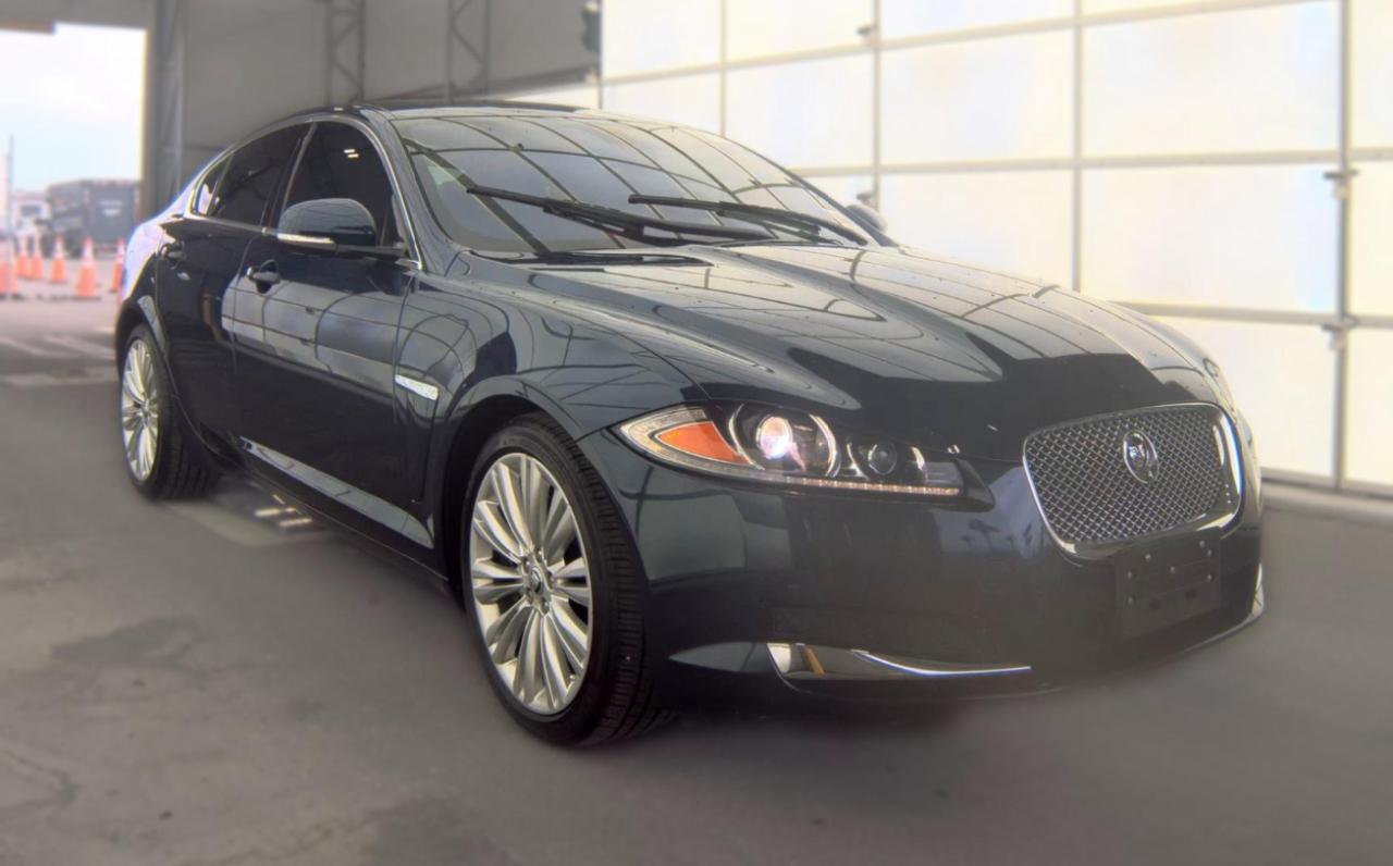 Jaguar XF  2012