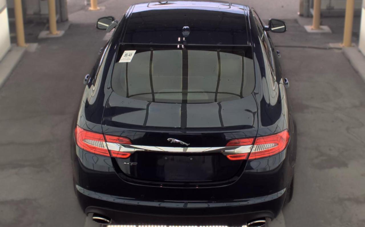 Jaguar XF  2012