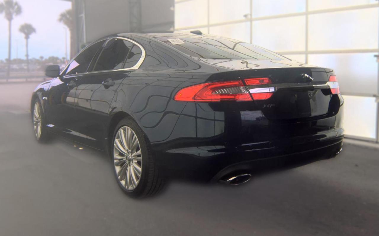 Jaguar XF  2012