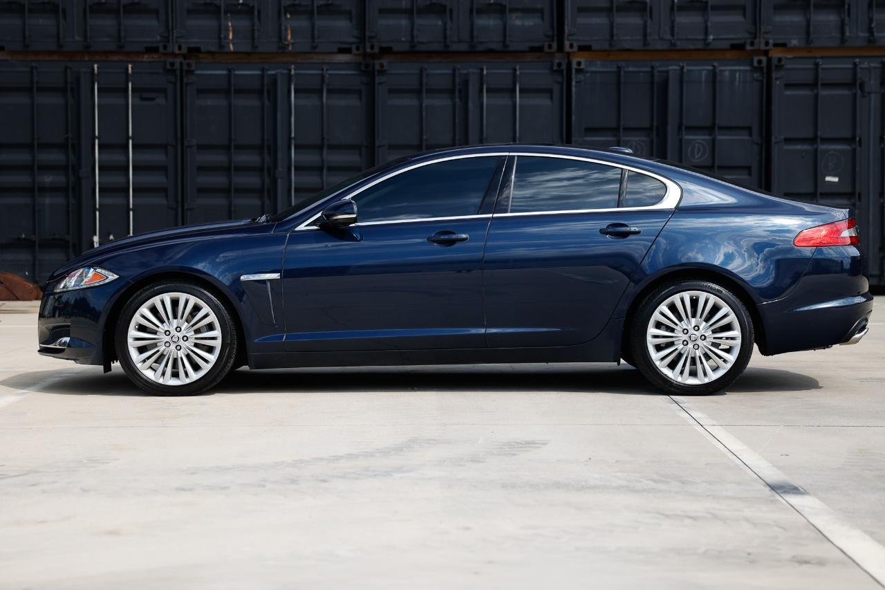 Jaguar XF  2012