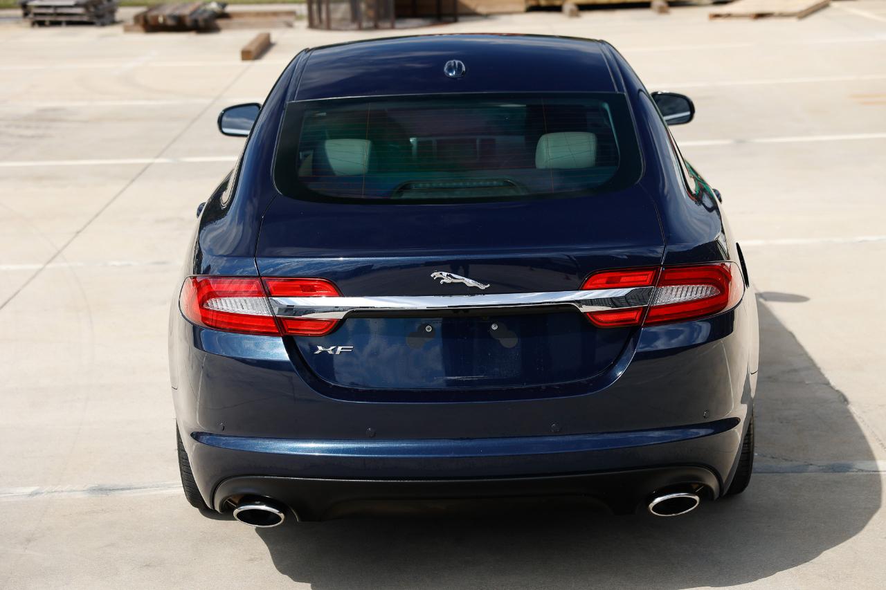 Jaguar XF  2012