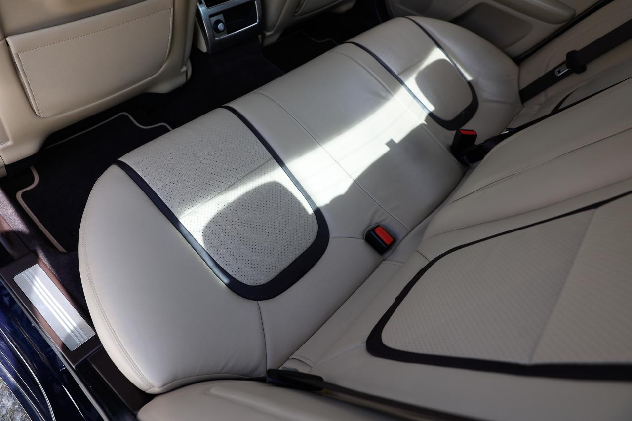 Jaguar XF  2012