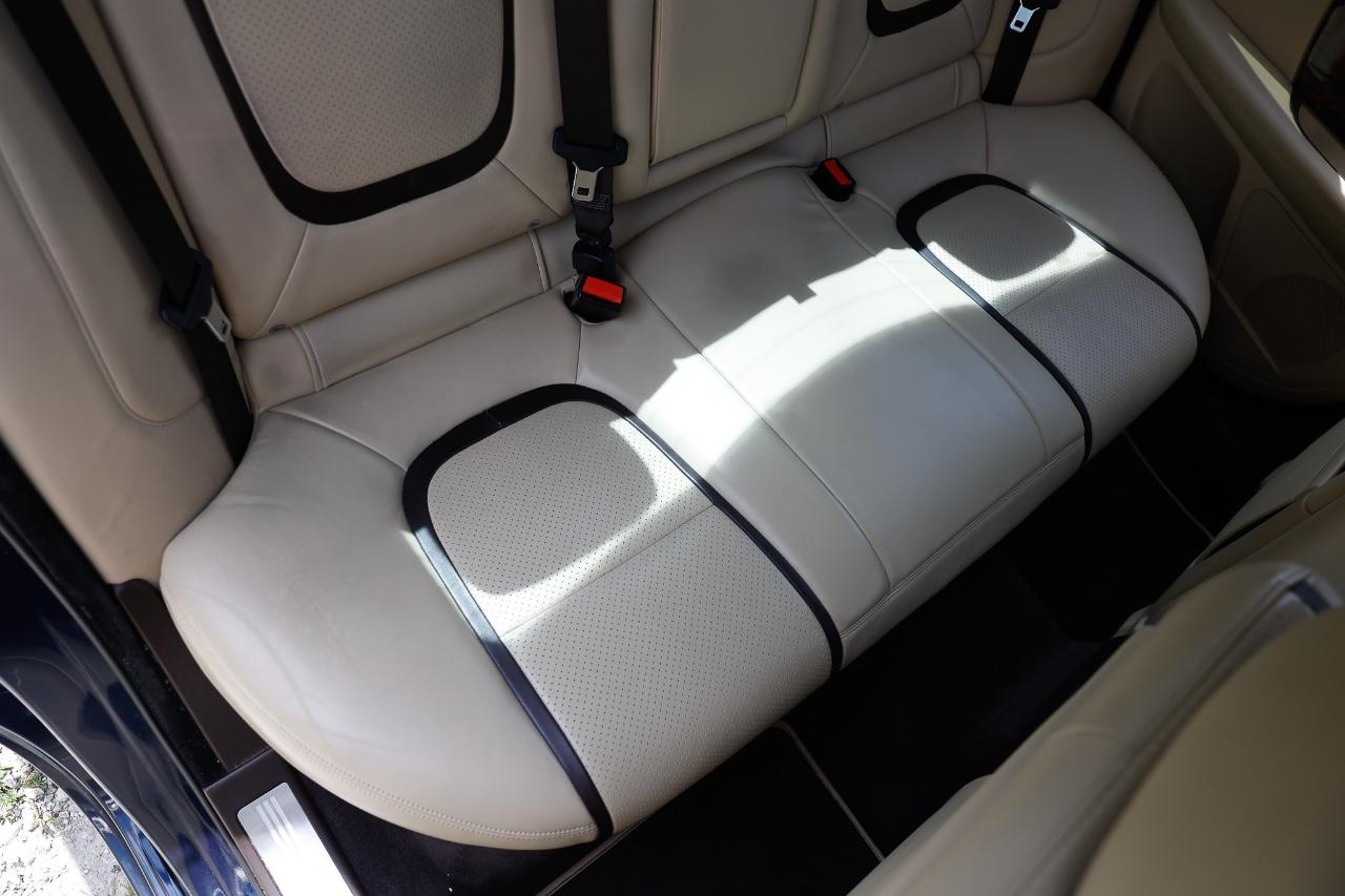 Jaguar XF  2012