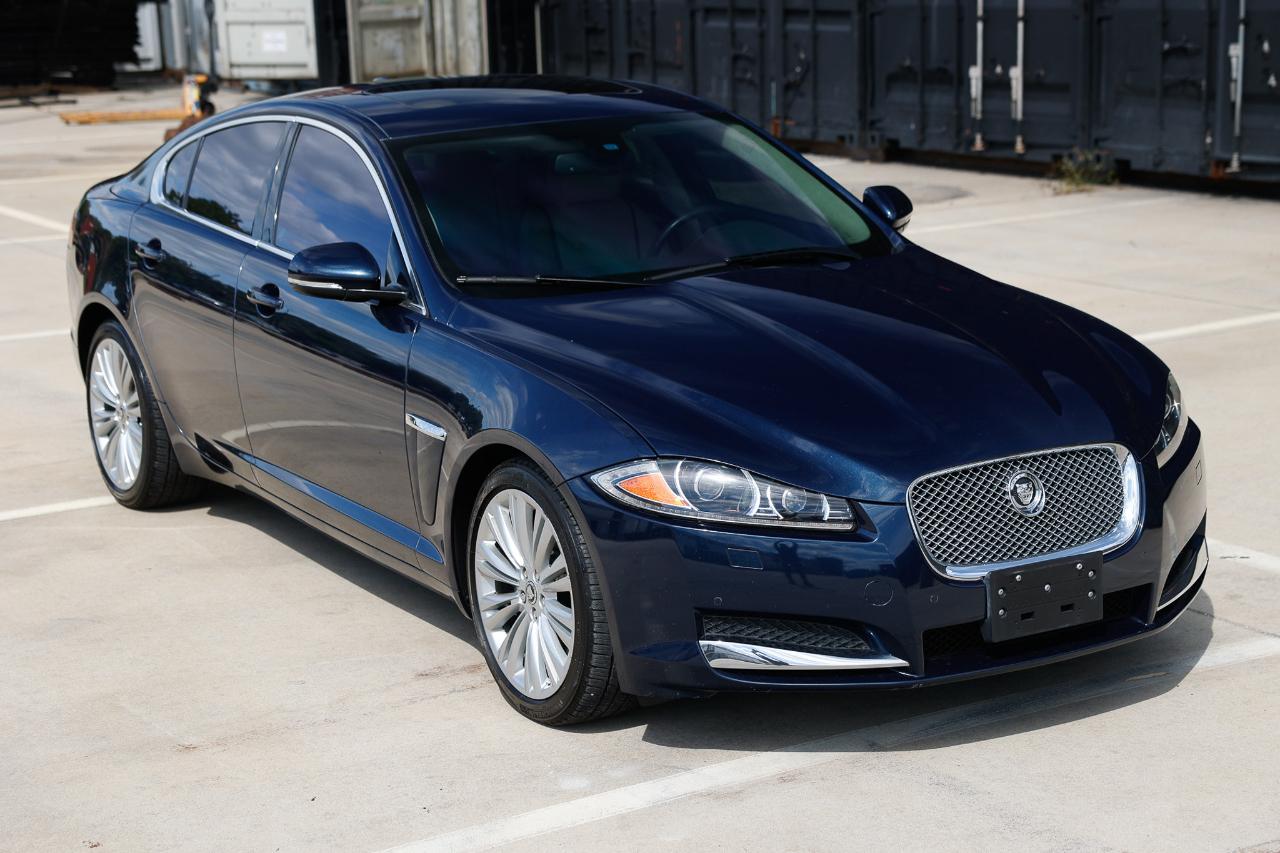 Jaguar XF  2012