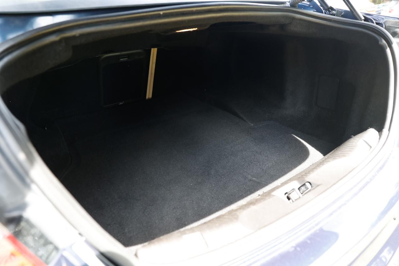 Jaguar XF  2012