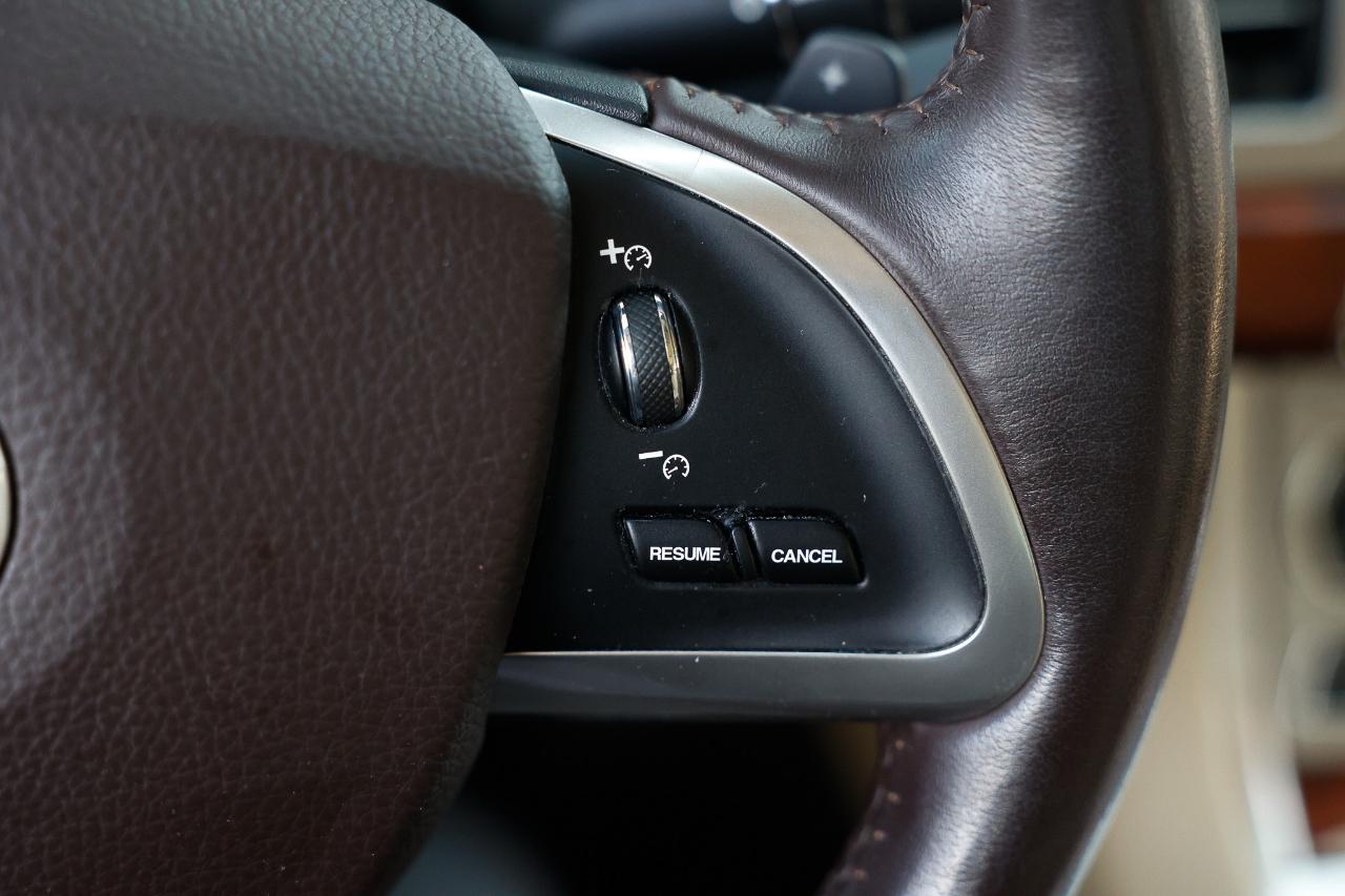 Jaguar XF  2012