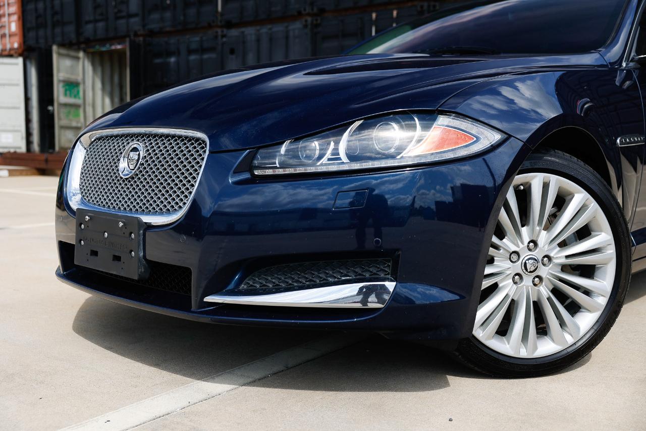Jaguar XF  2012