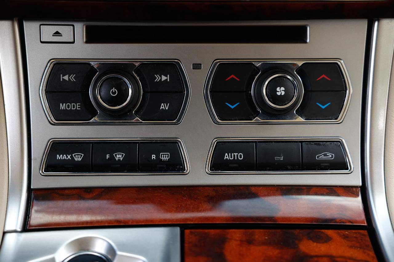 Jaguar XF  2012