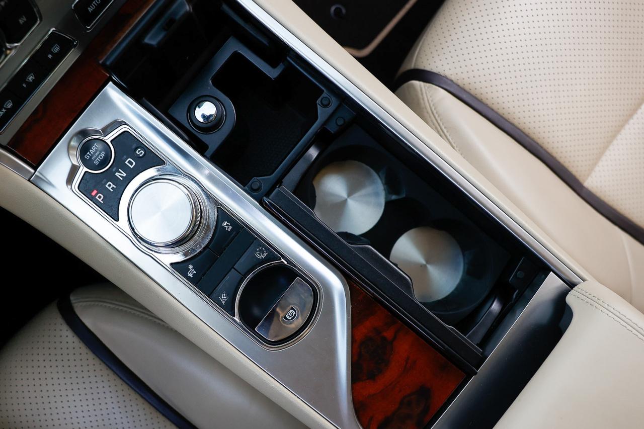 Jaguar XF  2012