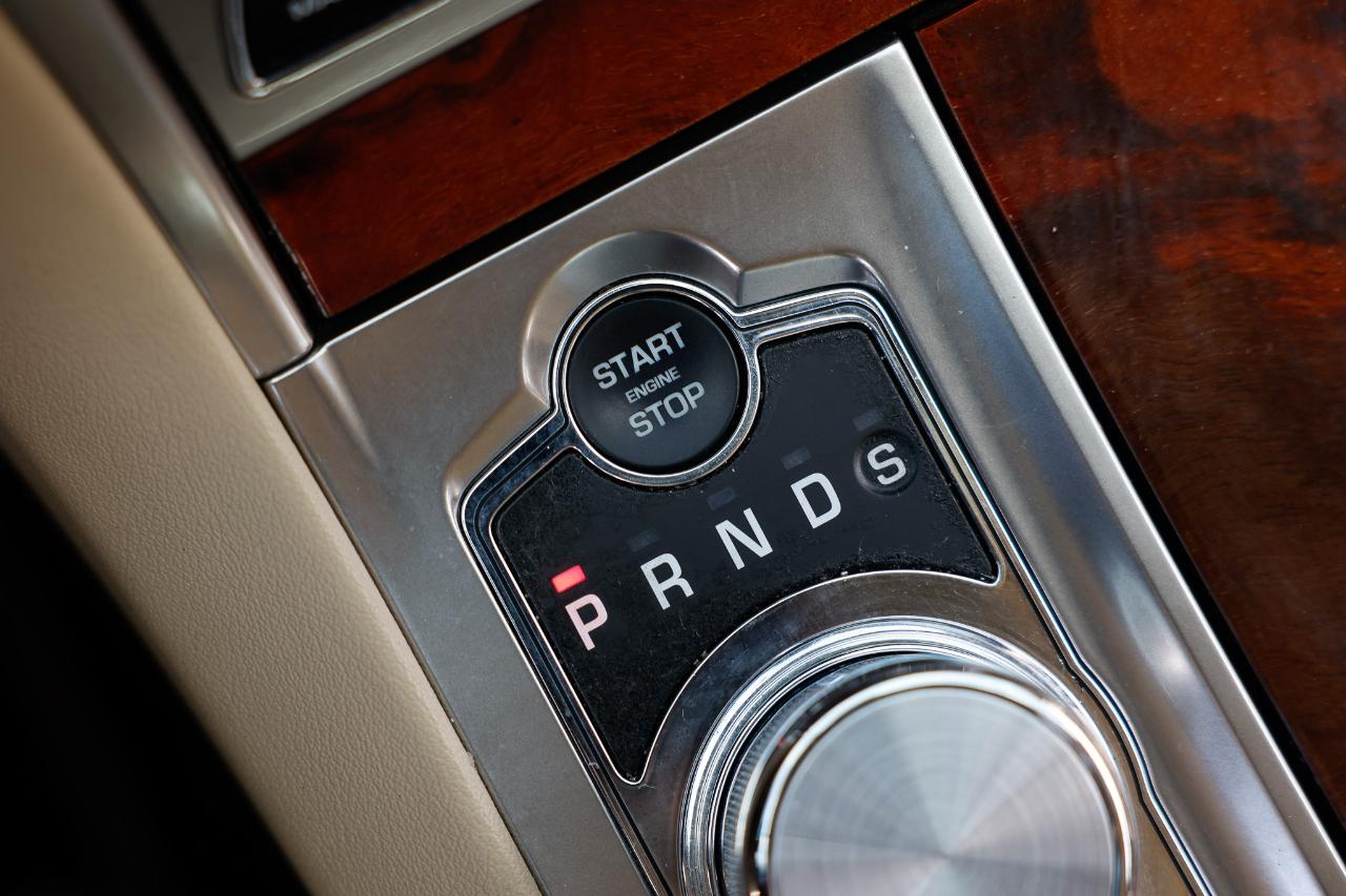 Jaguar XF  2012