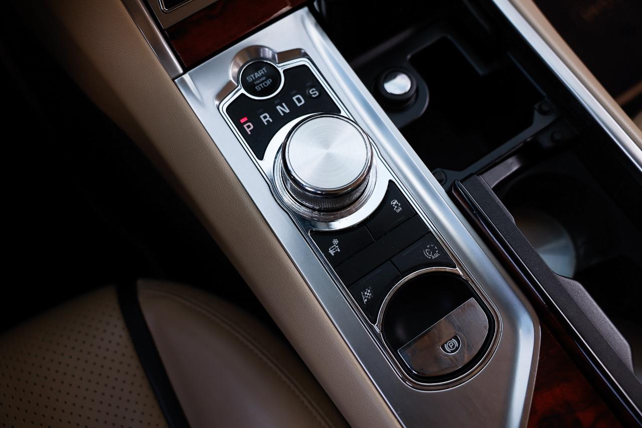 Jaguar XF  2012