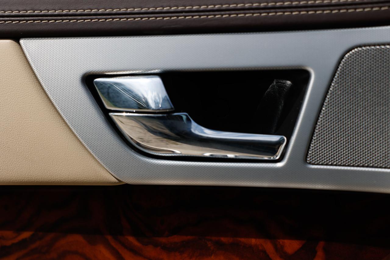 Jaguar XF  2012