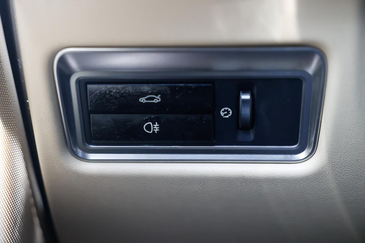 Jaguar XF  2012
