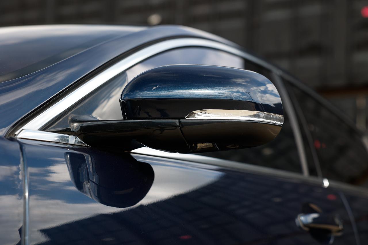 Jaguar XF  2012