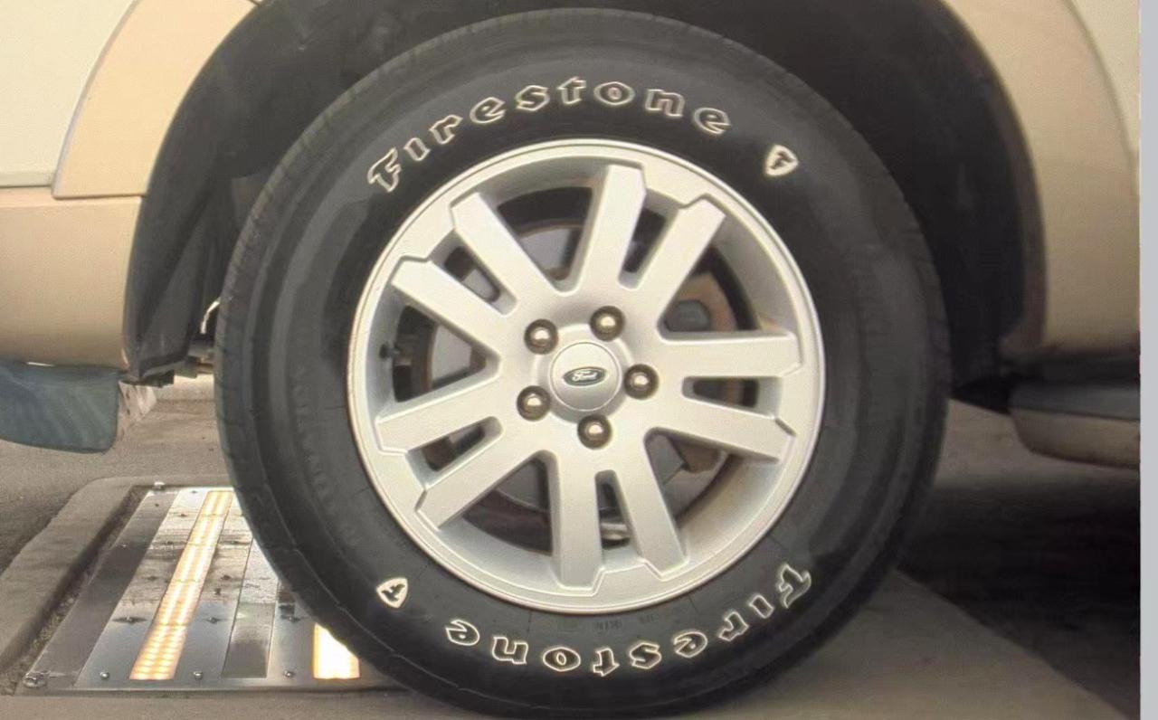 Ford Explorer  2010