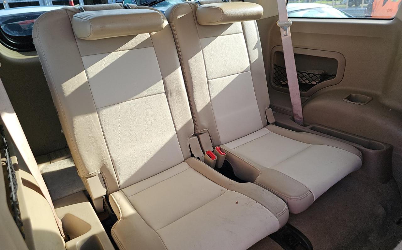 Ford Explorer  2010