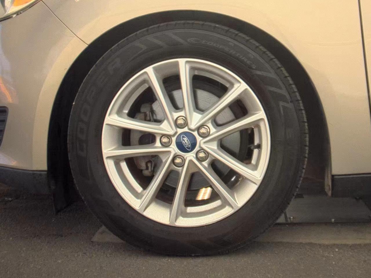 Ford Focus  2015