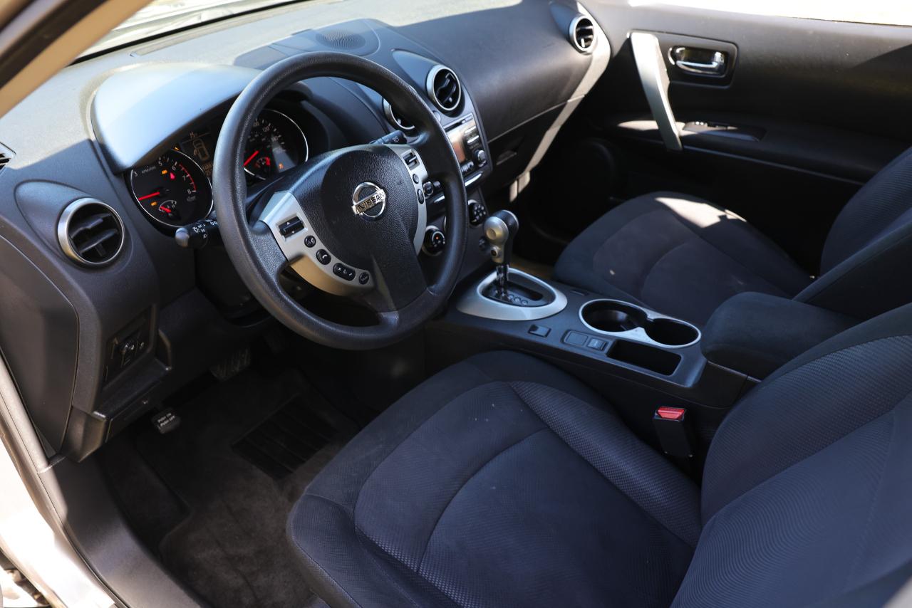 Nissan Rogue Select  2014