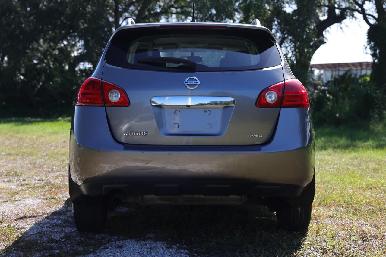 Nissan Rogue Select  2014