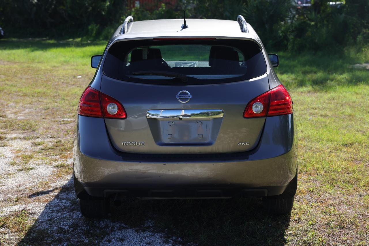Nissan Rogue Select  2014