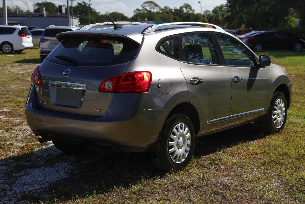 Nissan Rogue Select  2014