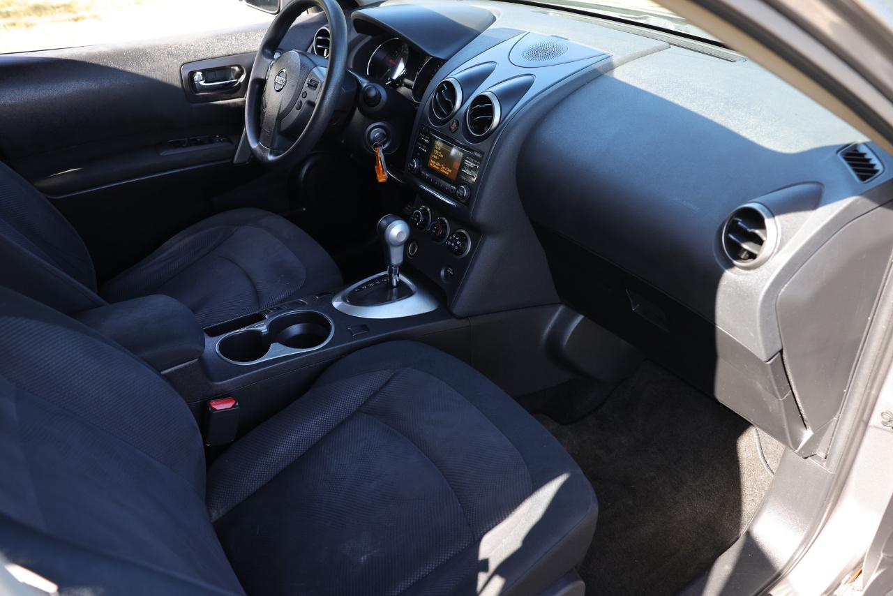 Nissan Rogue Select  2014