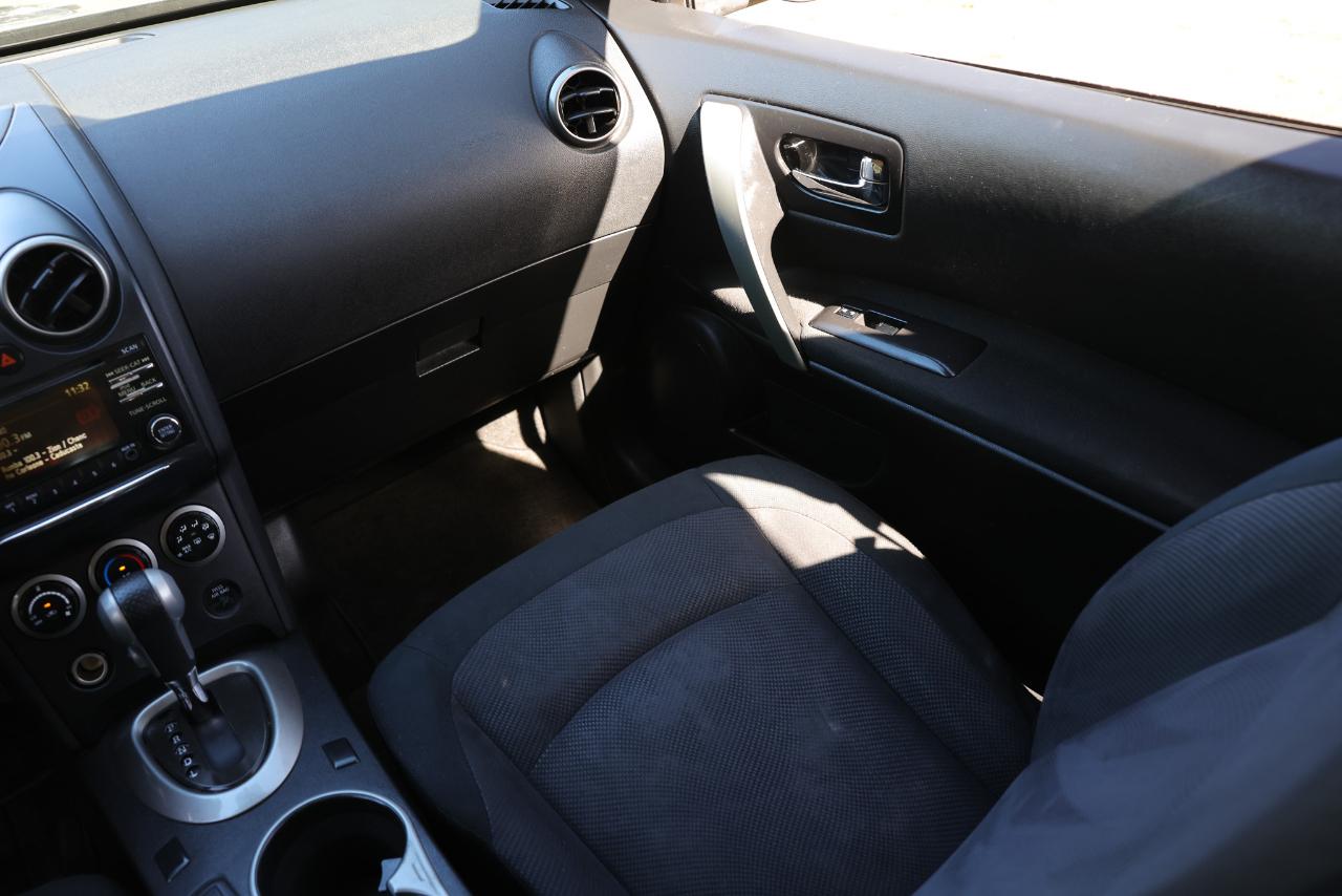 Nissan Rogue Select  2014