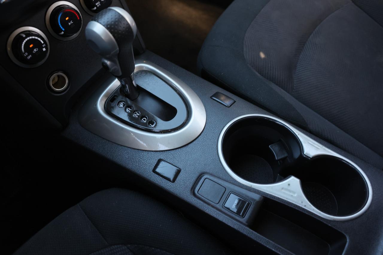 Nissan Rogue Select  2014
