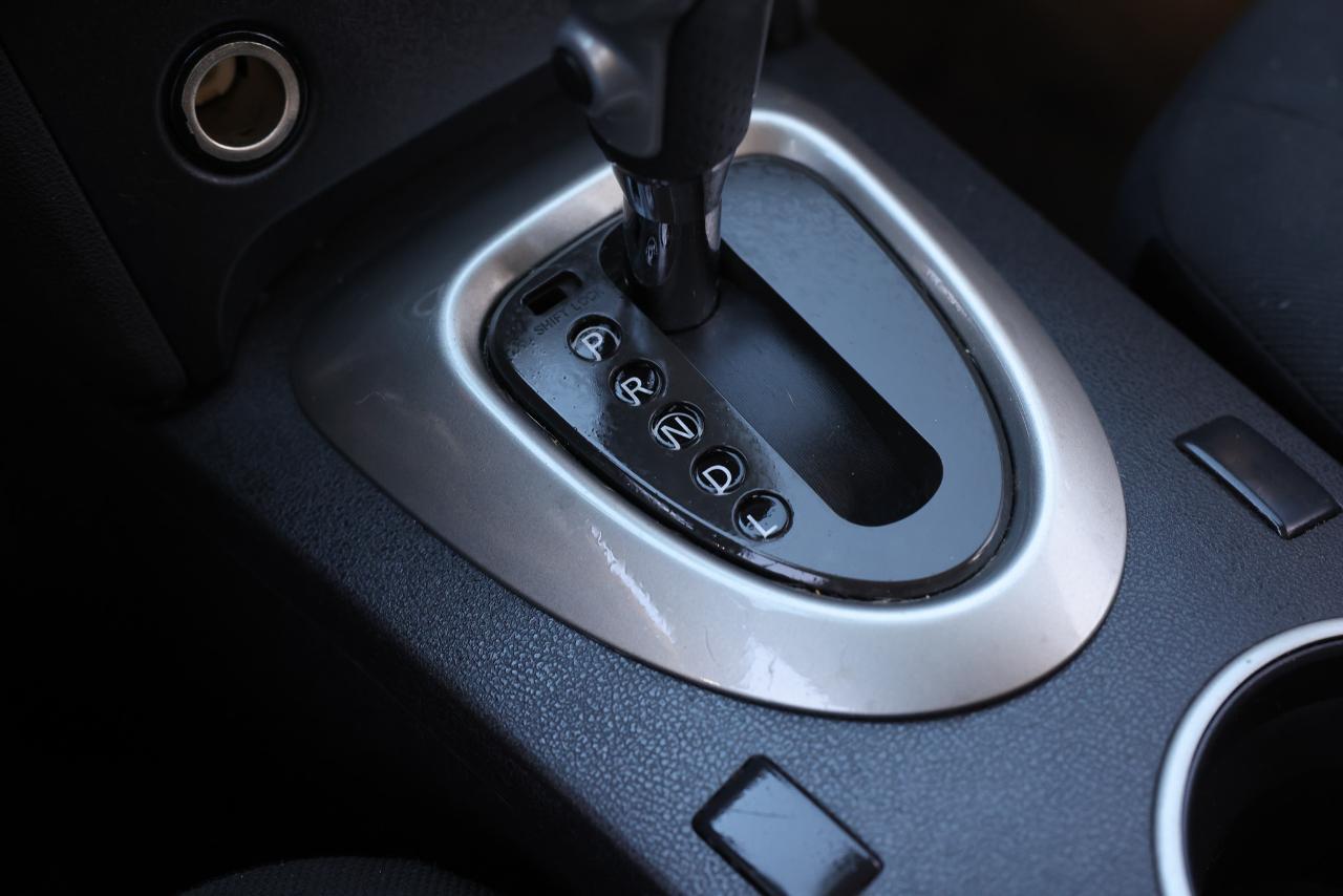 Nissan Rogue Select  2014