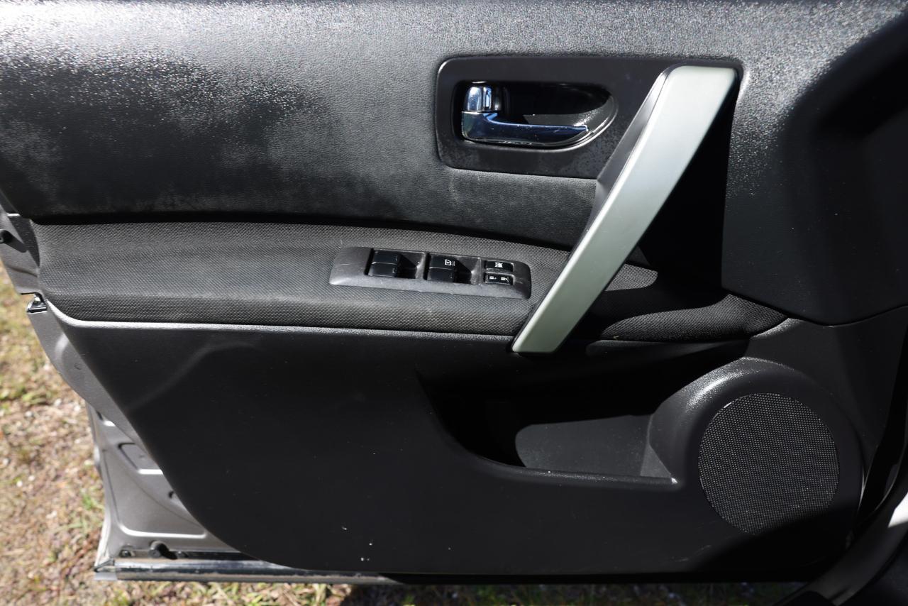 Nissan Rogue Select  2014